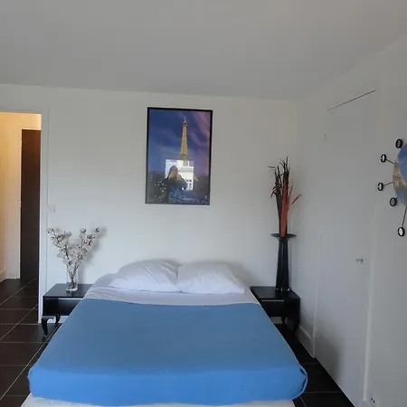 Apartment Cigalle Paris